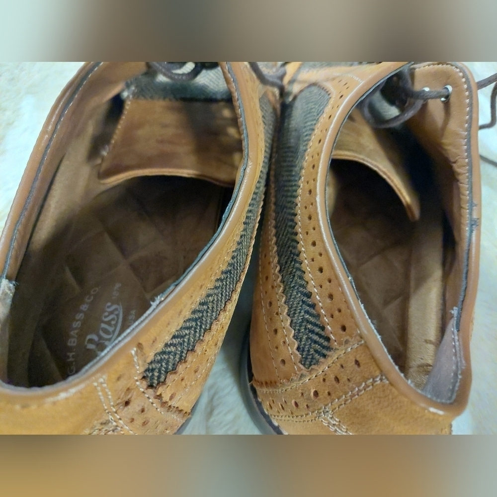 Bass Tan and Brown Leather Oxfords - Picture 6 of 6